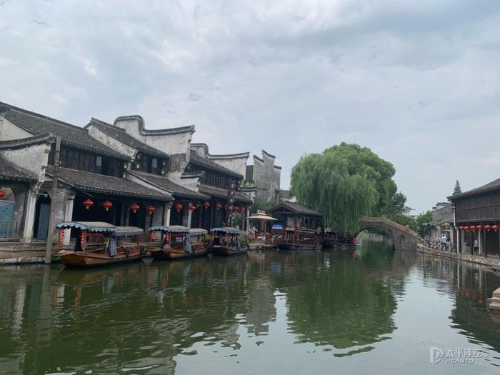 影响风水?法官实地向前一步解“心结”